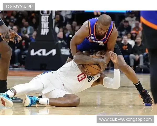 保罗由单打转为挡拆牵制，提升队友投篮效率