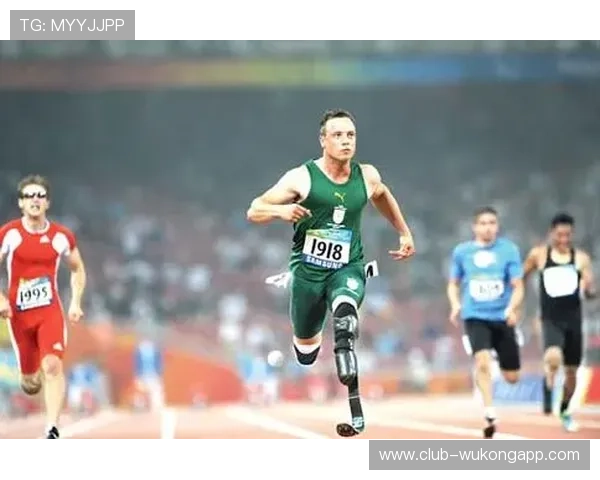 奥斯卡·皮斯托瑞斯这日常真难想象，赛场上飞腿，家里却是另一番剧本