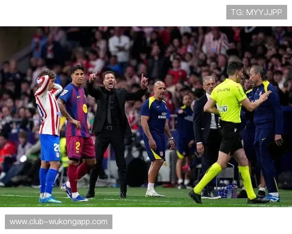 巴萨中场失控致节奏紊乱，防守断档问题加剧赛季走势承压