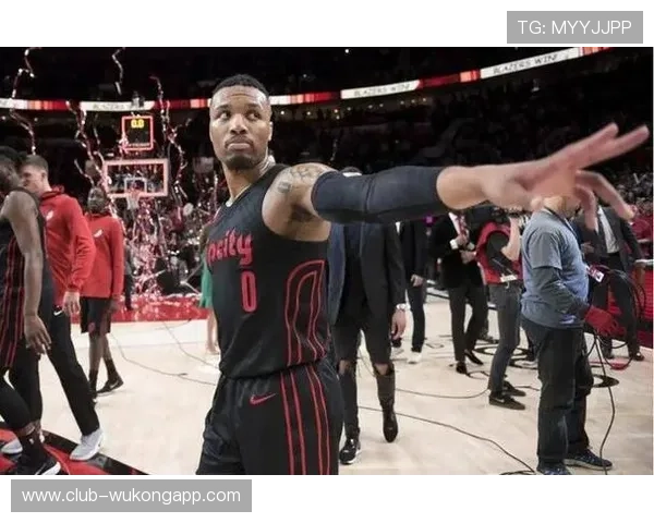 利拉德挡拆拉开空间助开拓者提升关键时刻得分效率